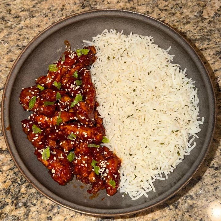 A real plate of food being scanned by FORMA's AI
